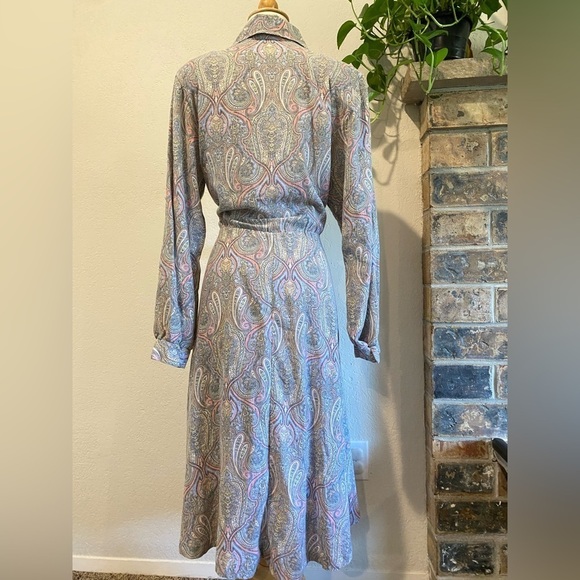 Vintage 70s - 80s Bedford Fair paisley button front dress - collared long sleeve - Picture 2 of 16
